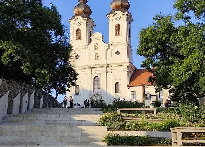 By Interhome ティハニ