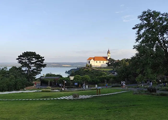 By Interhome ティハニ