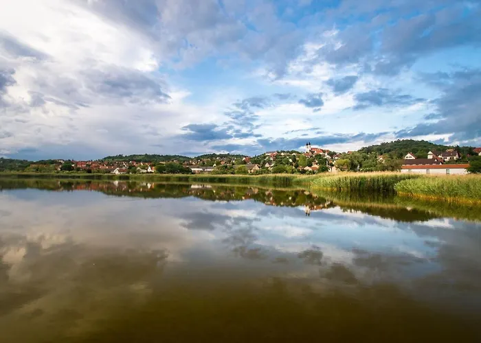 By Interhome * ティハニ